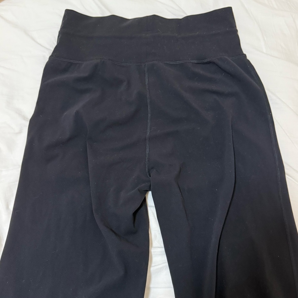 SOLD EUC Vuori Daily Wideleg Black Pants size M - Picture 3 of 5